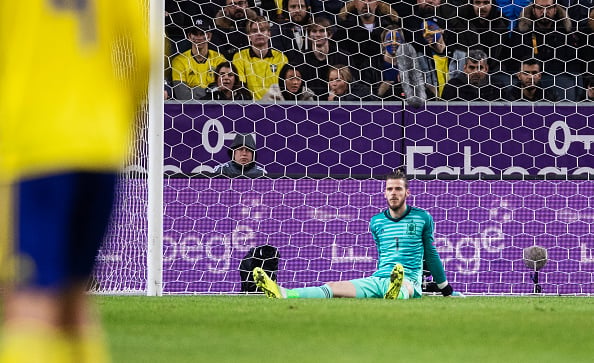 Twitter reacts to the David de Gea injury.