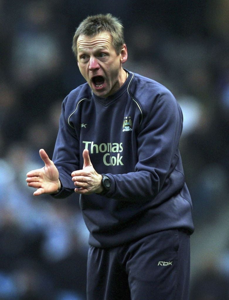 Stuart Pearce thinks Liverpool will win the league comfortably this season.