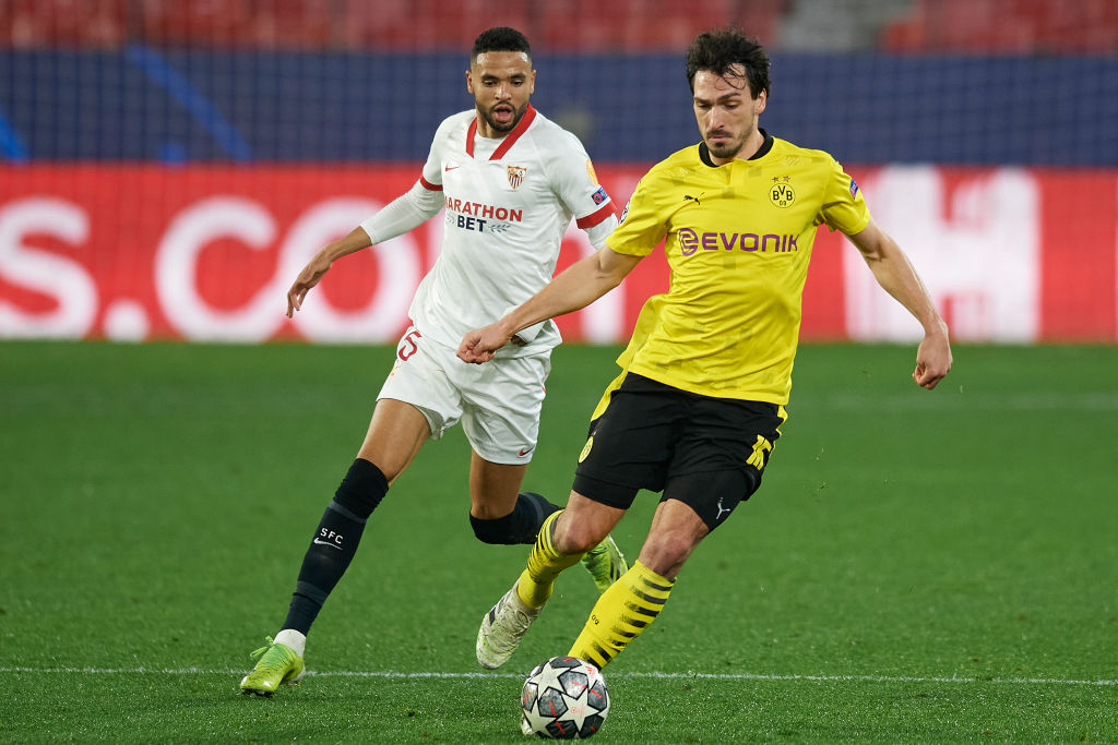 Sevilla FC v Borussia Dortmund - UEFA Champions League Round Of 16 Leg One