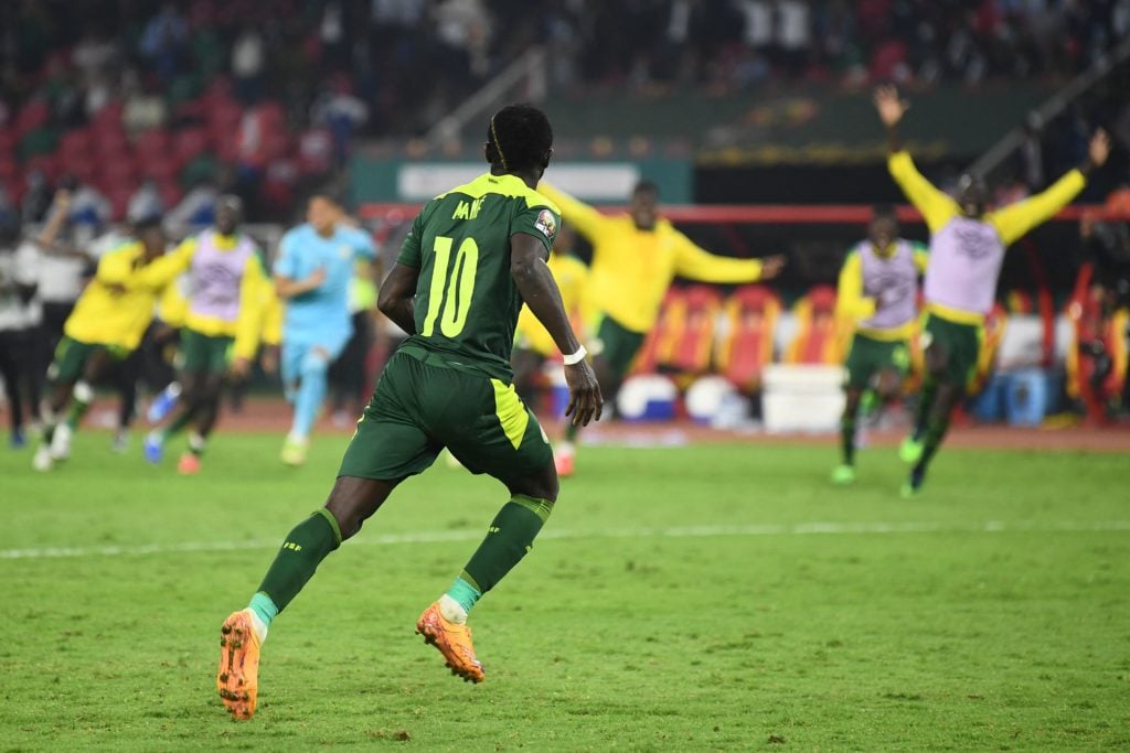 TOPSHOT-FBL-AFR-AFCON-2021-2022-SEN-EGY