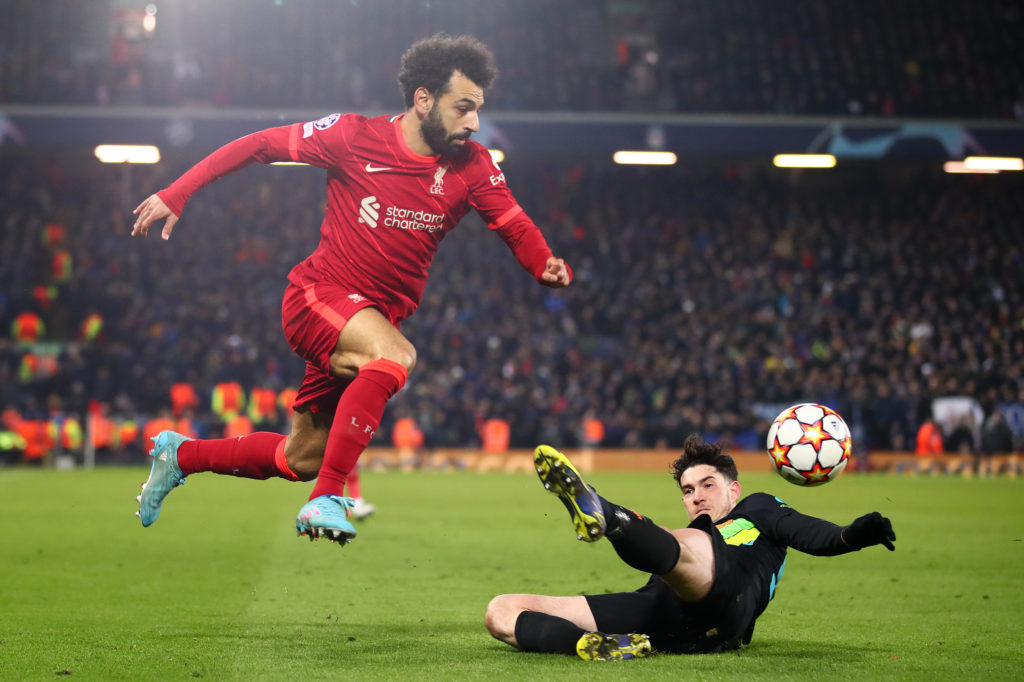Mohamed Salah takes on Alessandro Bastoni