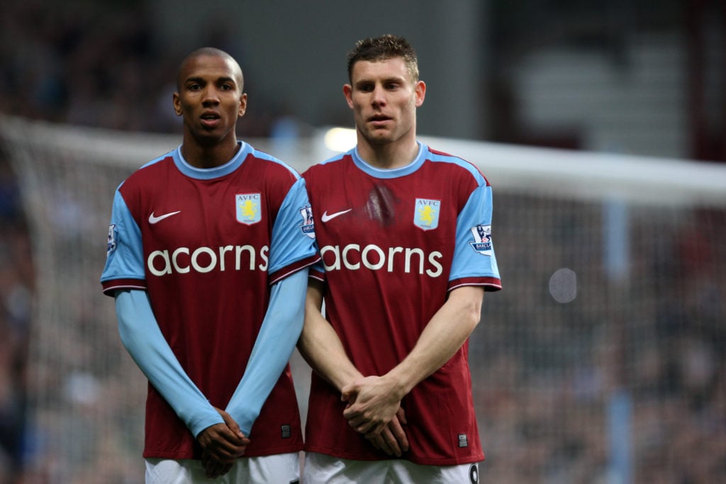 Soccer - Barclays Premier League - Aston Villa vs. Everton