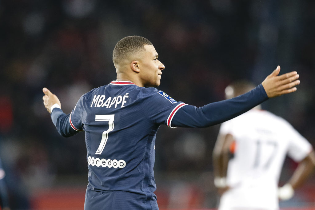 Paris Saint-Germain v FC Lorient - Ligue 1 Uber Eats