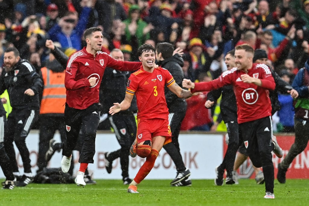 FBL-WC-2022-EUR-QUALIFIER-WAL-UKR