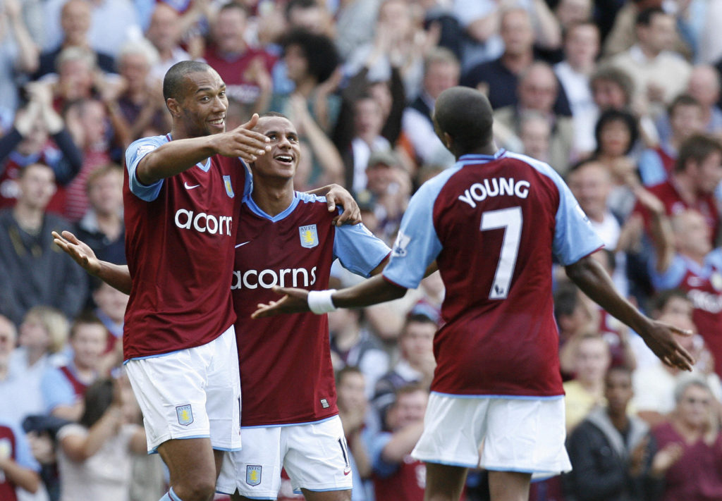 Aston Villa's Gabriel Agbonlahor (C) cel