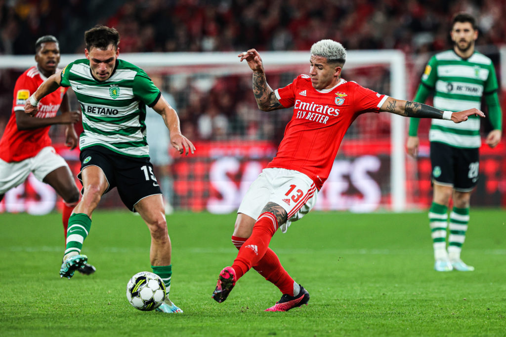Manuel Ugarte (L) of Sporting CP and Enzo Fernandez (R) of