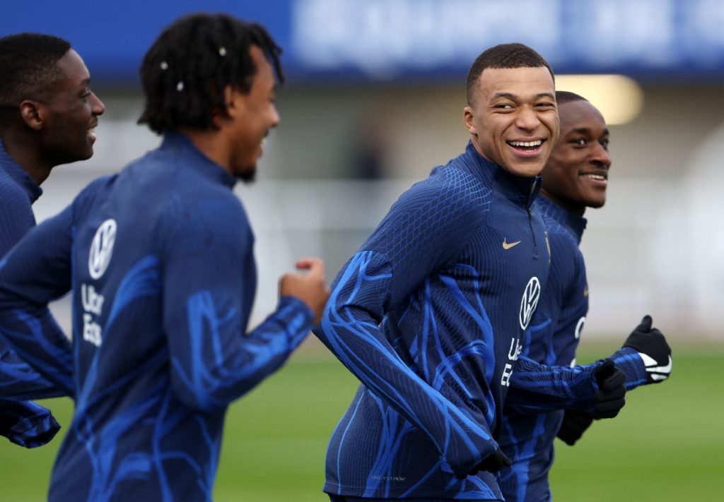 FBL-EURO-2024-QUALIFER-FRA-TRAINING