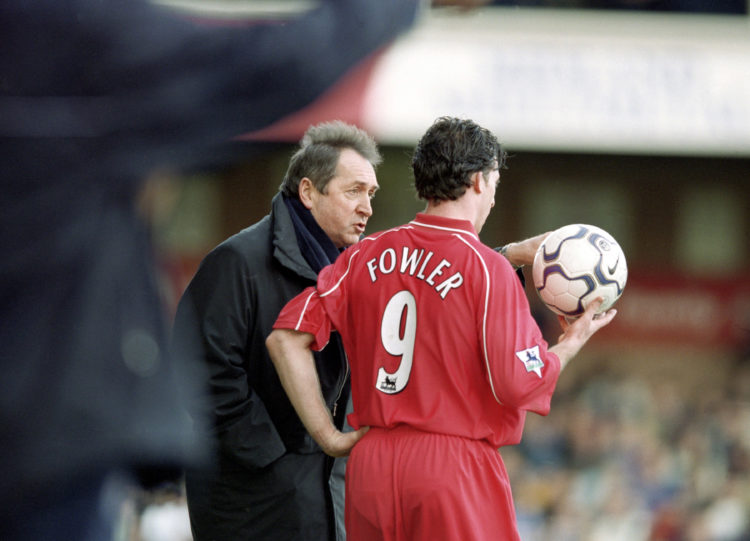 3 Mar 2001: Robbie Fowler of Liverpool talks tactics with his manager Gerard Houllier during the FA Carling Premiership match against Leicester Ci...