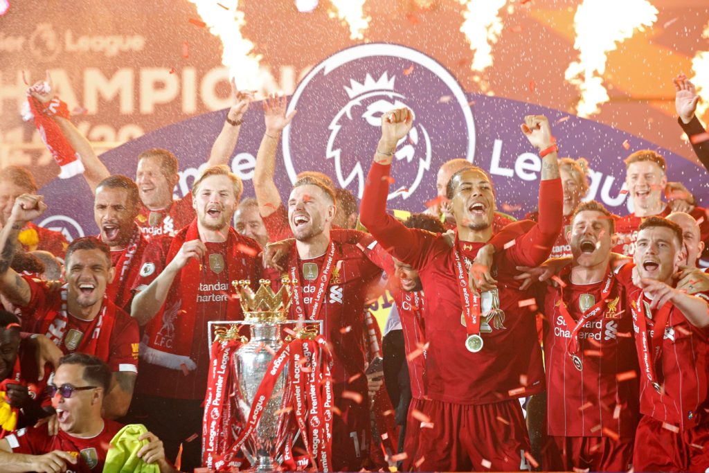 FBL-ENG-PR-LIVERPOOL-CHELSEA-TROPHY