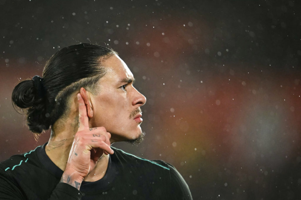 TOPSHOT-FBL-ENG-LCUP-SOUTHAMPTON-LIVERPOOL