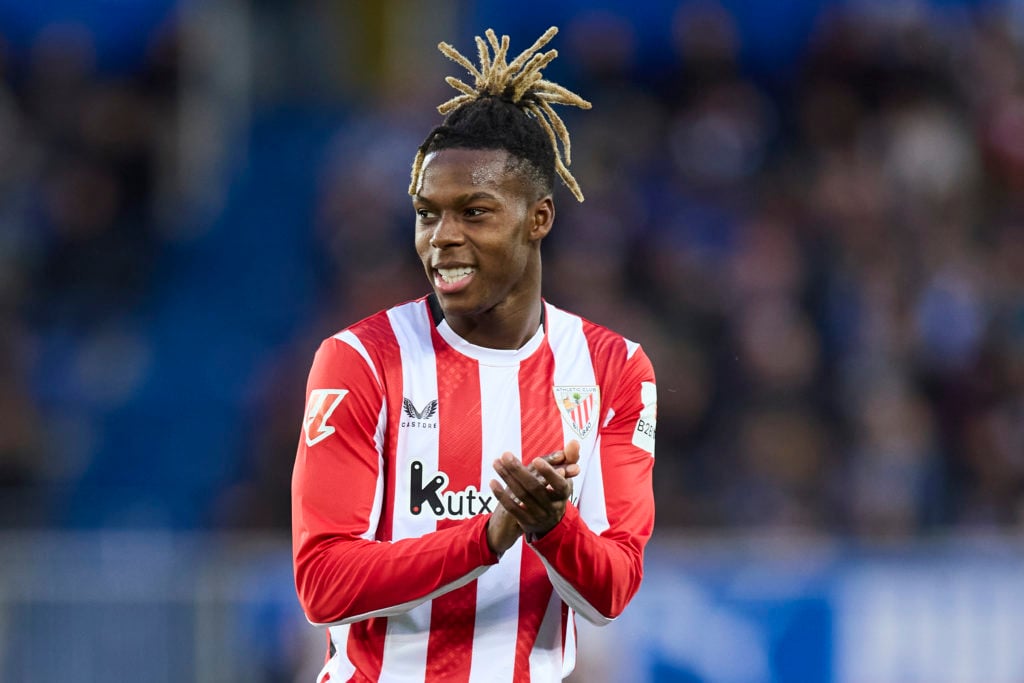 Nico Williams applauds during game vs Alaves