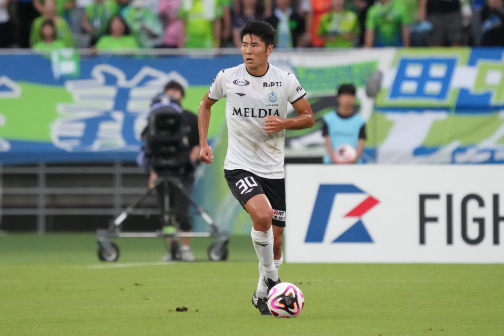 Tokyo Verdy v Shonan Bellmare - J.LEAGUE MEIJI YASUDA J1