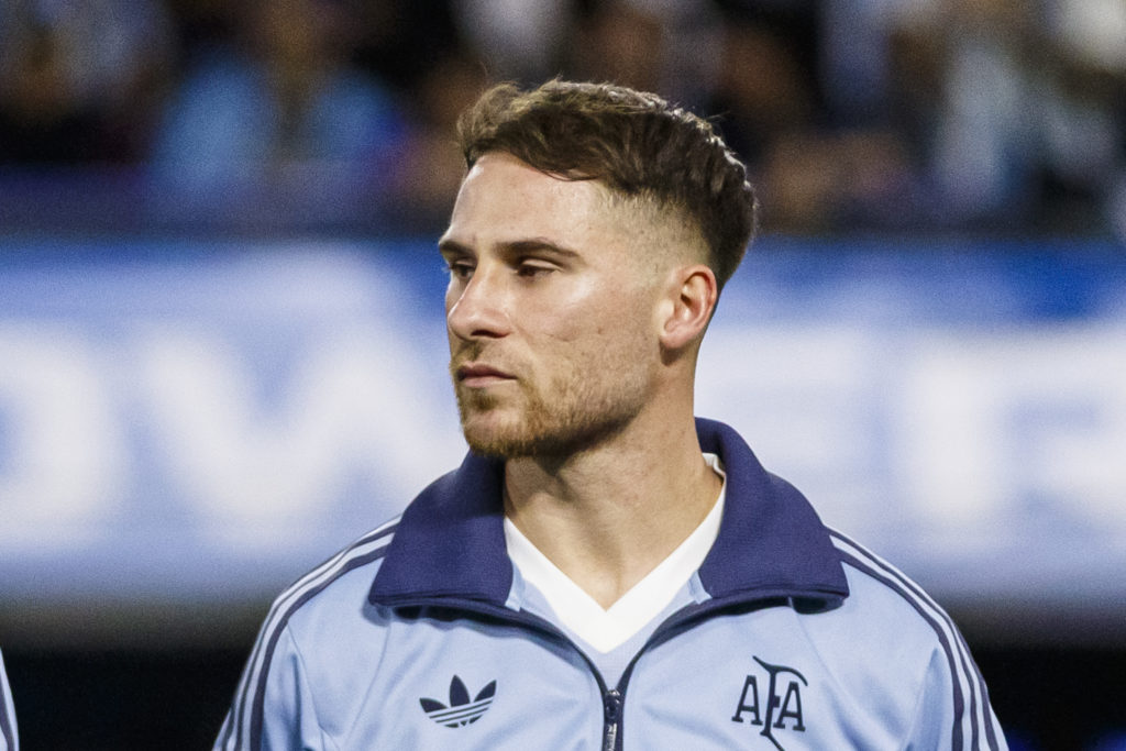 Alexis Mac Allister of Argentina getting into the field prior to the FIFA World Cup 2026 South American Qualifier match between Argentina and Peru at Estadio Alberto J. Armando