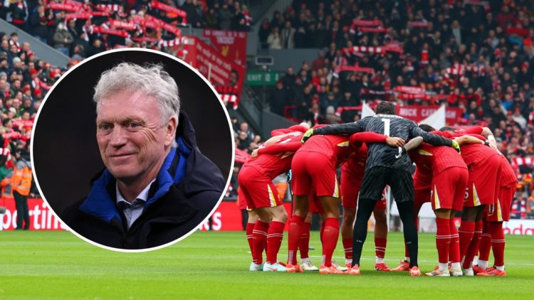 Image of Liverpool squad huddling moments before kick off with an inset of Everton boss David Moyes