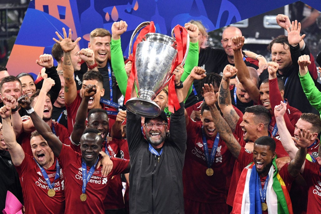 jURGEN kLOPP LIFTS cHAMPIONS lEAGUE TROPHY
