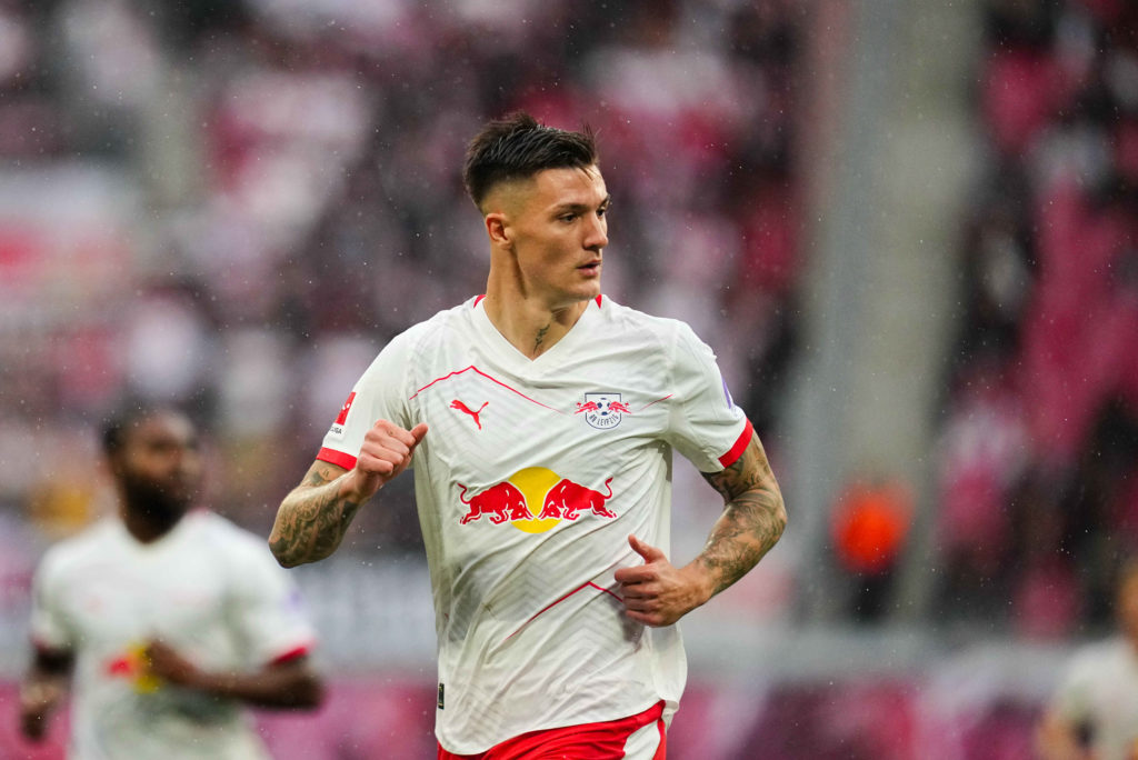 Benjamin Sesko in action for RB Leipzig against VfB Stuttgart in the Bundesliga.