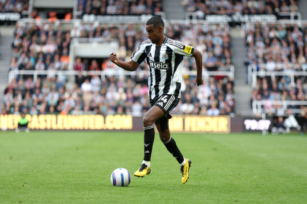 Alexander Isak runs with the ball during the Premier League match between Newcastle United FC and Everton FC at St James' Park.
