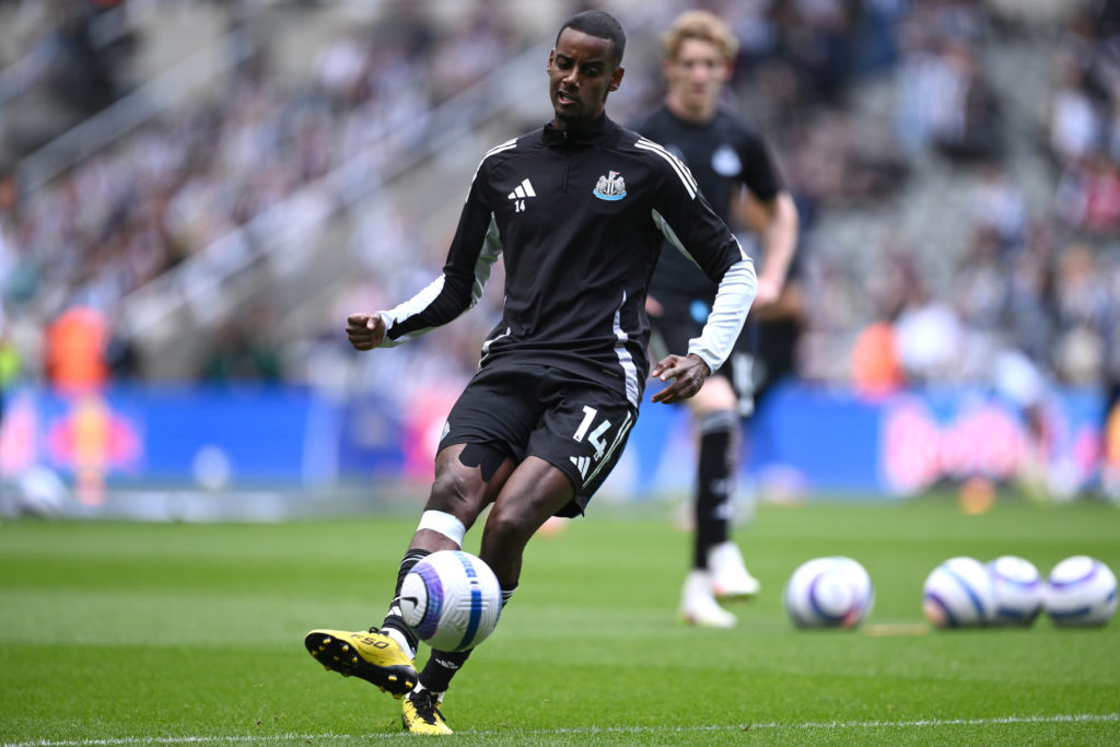 Alexander Isak warms up ahead of Newcastle United's Premier League match against Everton at St James' Park.