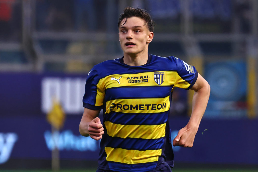 Giovanni Leoni runs during the Serie A match between Parma and Internazionale
