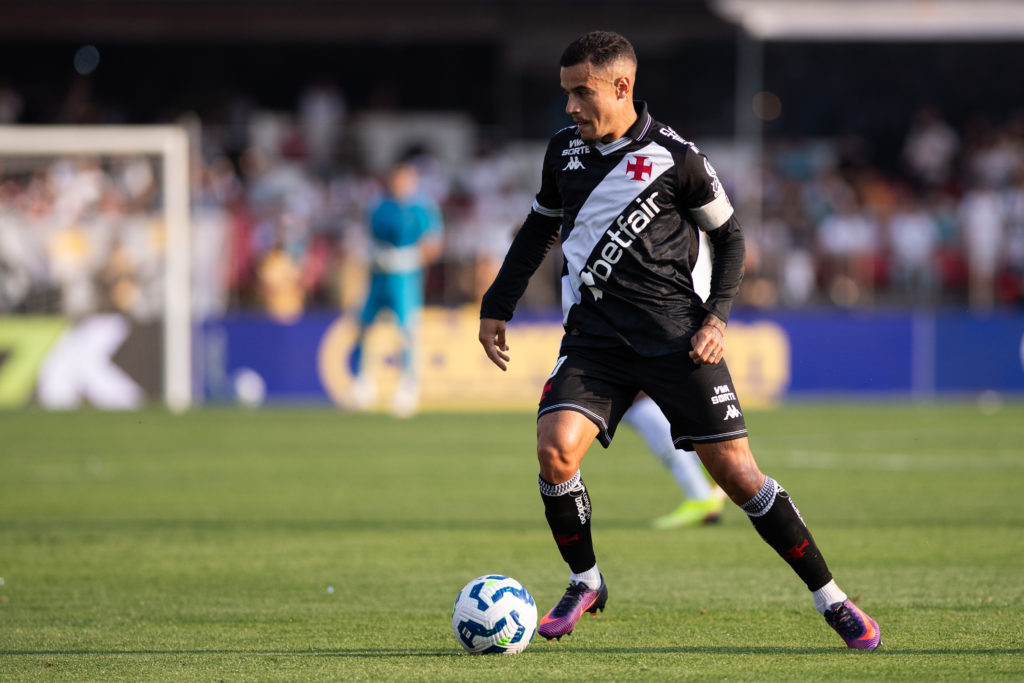 Philippe Coutinho of Vasco da Gama runs with the ball during the Brasilerao match against Santos