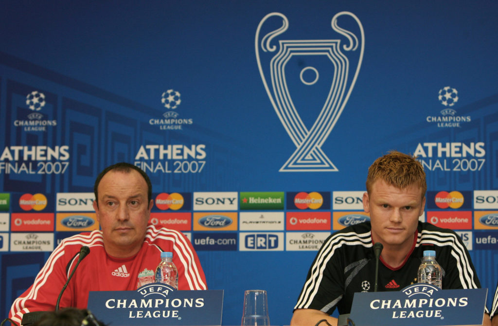 Liverpool's coach Rafael Benitez (L) and