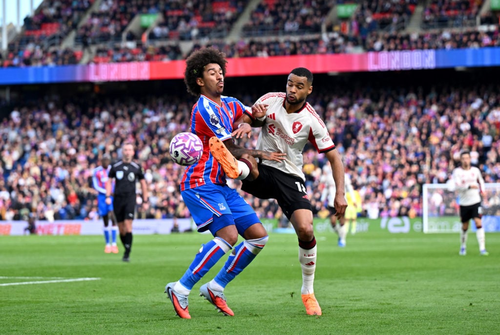 Cody Gakpo fights for the ball with Crystal Palace player