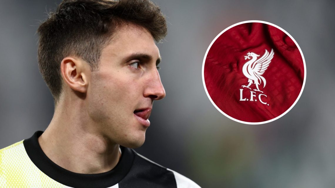 Andrea Cambiaso in action during Juventus' Serie A match against Inter Milan. Close-up of Liverpool badge on the 2022/23 home shirt.