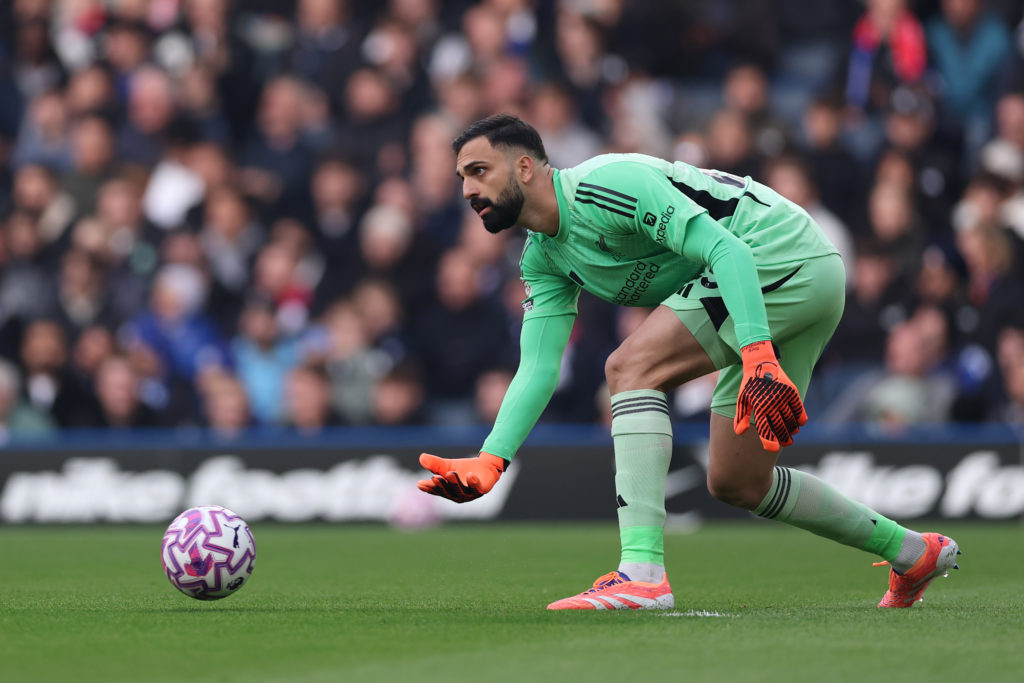 Giorgi Mamardashvili rolls the ball out for Liverpool vs Chelsea