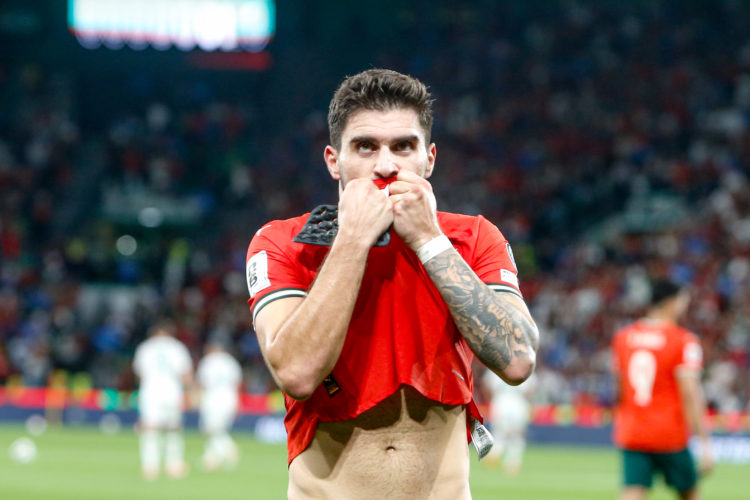 Photo by Valter Gouveia/Sports Press Photo/Getty Images