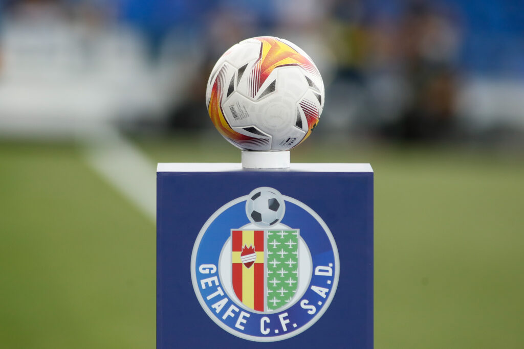 La Liga match ball on podium bearing the Getafe badge