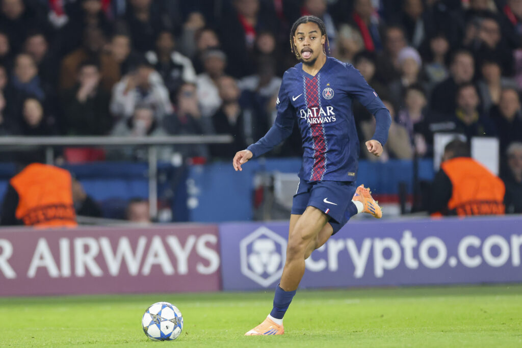 Bradley Barcola in action during PSG's UEFA Champions League match against Bayern Munich at Parc des Princes.