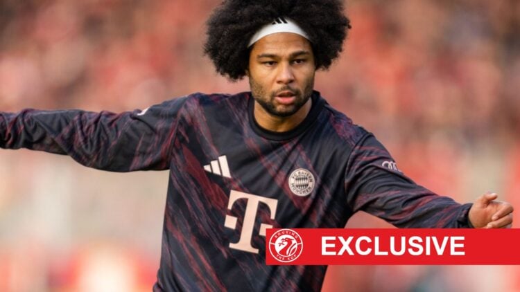 Serge Gnabry warms up ahead of Bayern Munich's Bundesliga match against Union Berlin