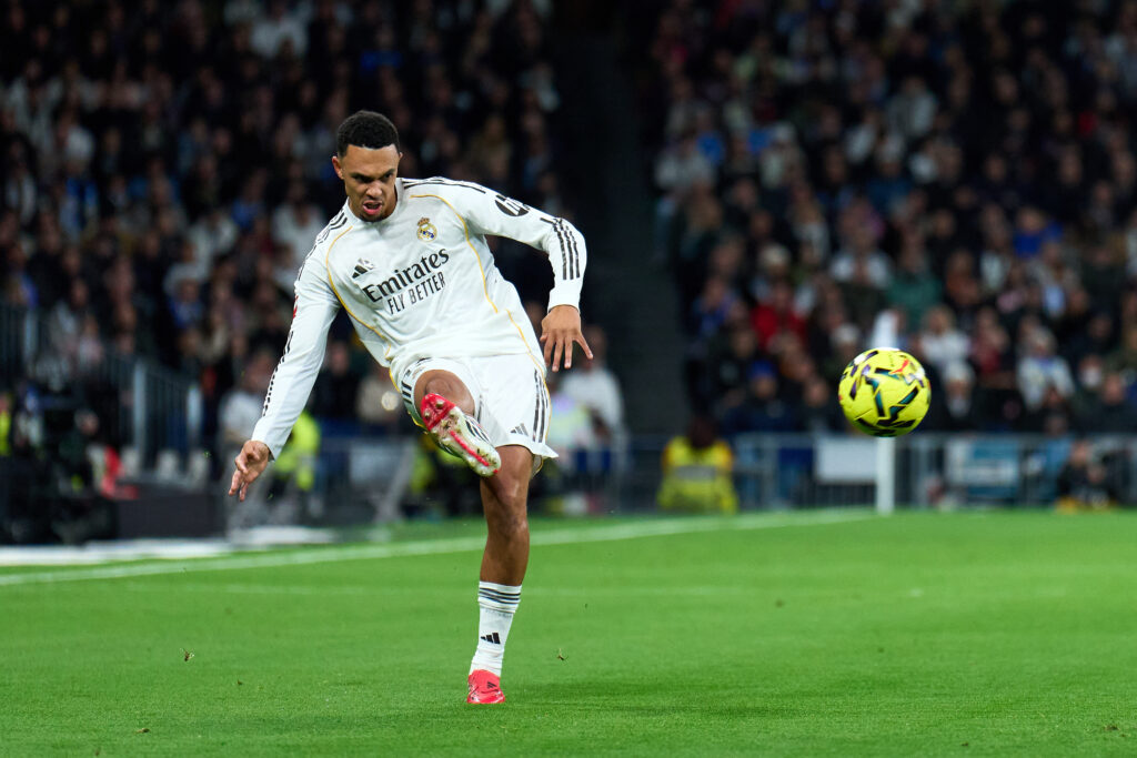 Trent Alexander-Arnold crosses the ball during Real Madrid's La Liga match against Real Sociedad at Estadio Santiago Bernabeu