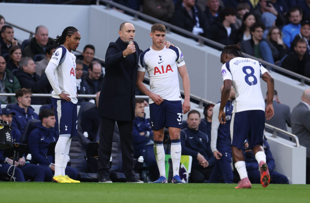 Micky van de Ven and iGOR tUDOR TALKING DURING sPURS GAME