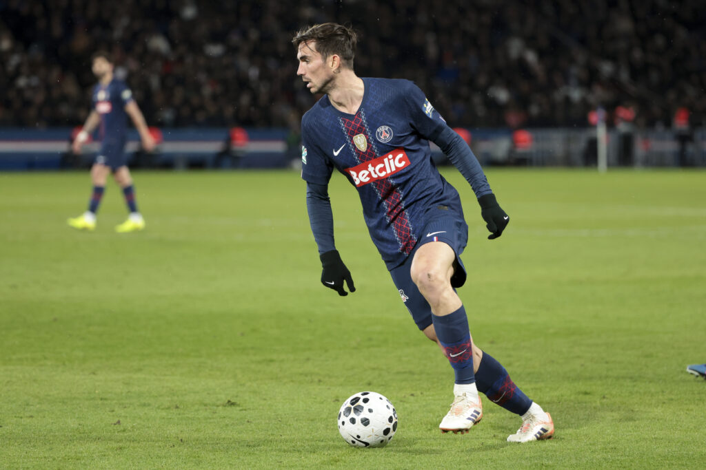 Fabian Ruiz pictured on the ball during PSG's Ligue 1 match against Paris FC at Parc des Princes
