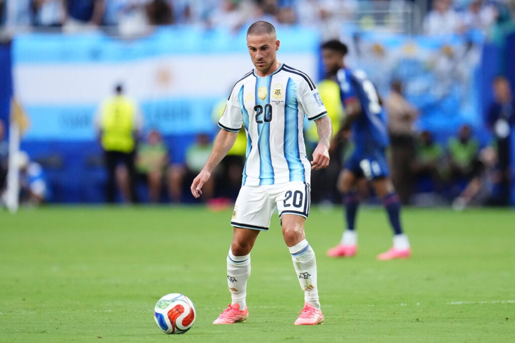 Alexis Mac Allister pictured on the ball during Argentina's round of 32 match against Cape Verde at the FIFA World Cup in Miami